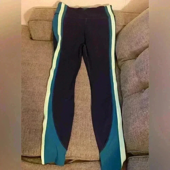 Athleta Crunch Colorblock 7/8 Tight Size M - Picture 1 of 6